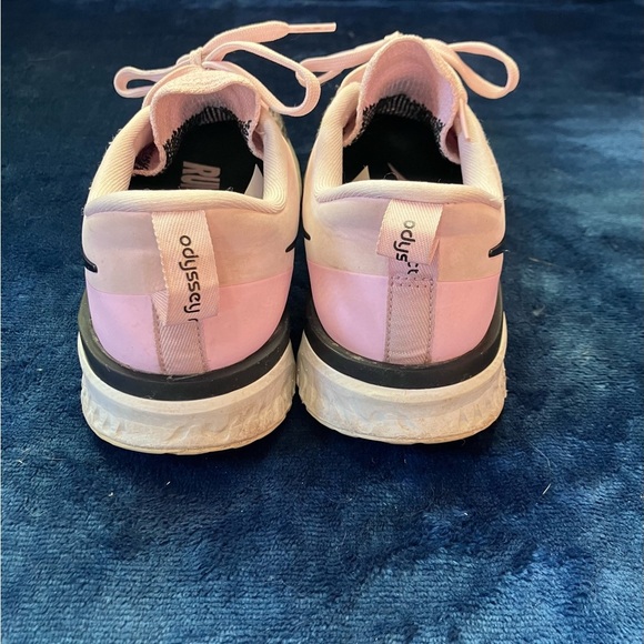 Nike Odyssey React 2 Flyknit Sneakers - Picture 4 of 6